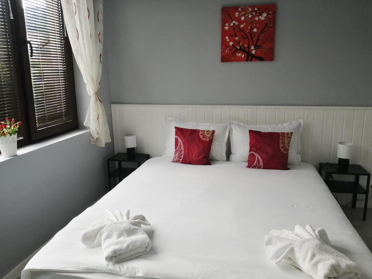 La Piazza Hotel ชูเมน ภายนอก รูปภาพ