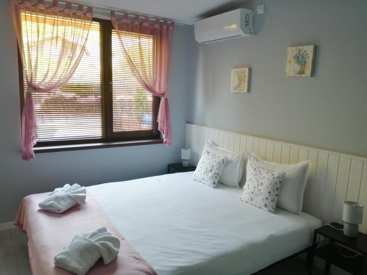 La Piazza Hotel ชูเมน ภายนอก รูปภาพ